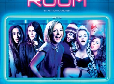 Powder Room (Cover) © Universal Pictures